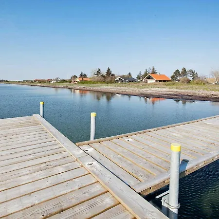 Two-bedroom Holiday In 2 Hébergement de vacances