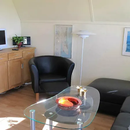 Two-bedroom Holiday In 2 *